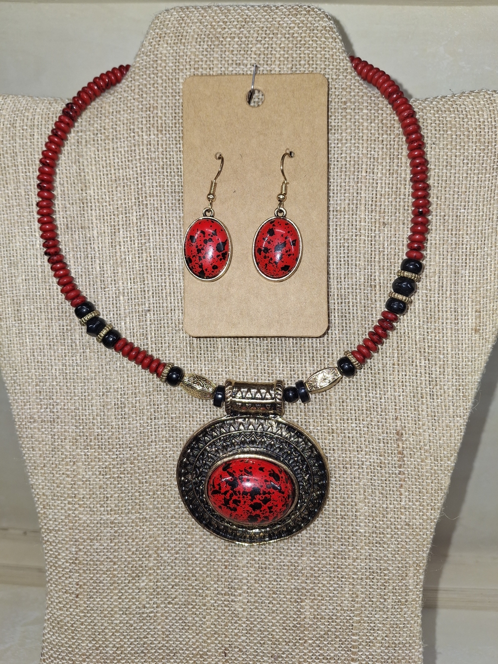 Red Beaded Pendant Necklace and Earrings Set - Fashion Jewelry